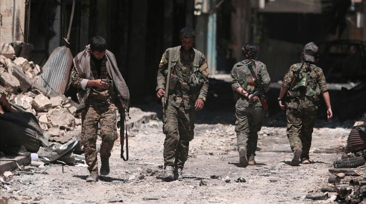 Les milícies kurdes cedeixen una ciutat a Al-Assad per frenar l'ofensiva turca Les milícies kurdes cedeixen una ciutat a Al-Assad per frenar l'ofensiva turca