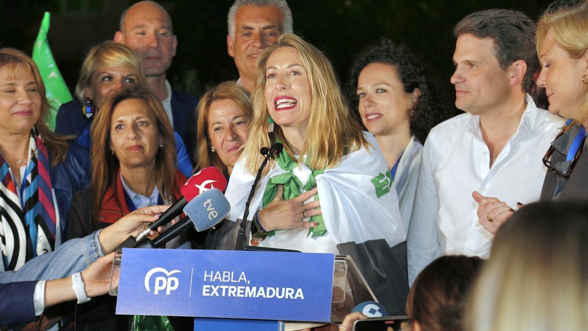 María Guardiola, en su comparecencia en la noche electoral.