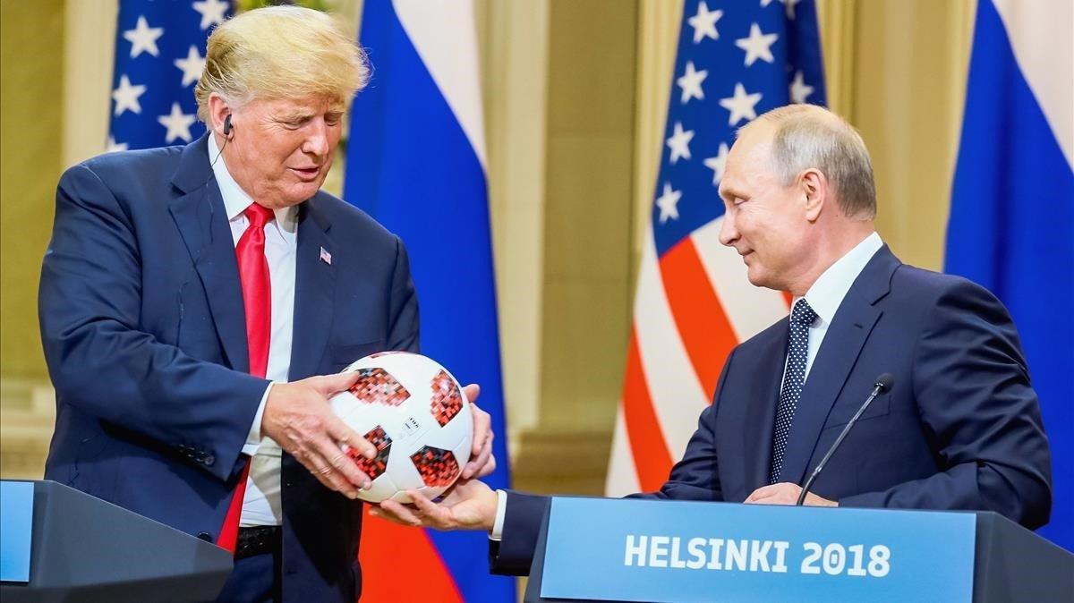 Donald Trump y Vladimir Putin, en la cumbre del pasado julio, en Helsinki.