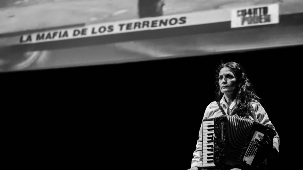 La televisión también se hizo eco del surrealista caso de Chaska Mori. La televisión también se hizo eco del surrealista caso de Chaska Mori.