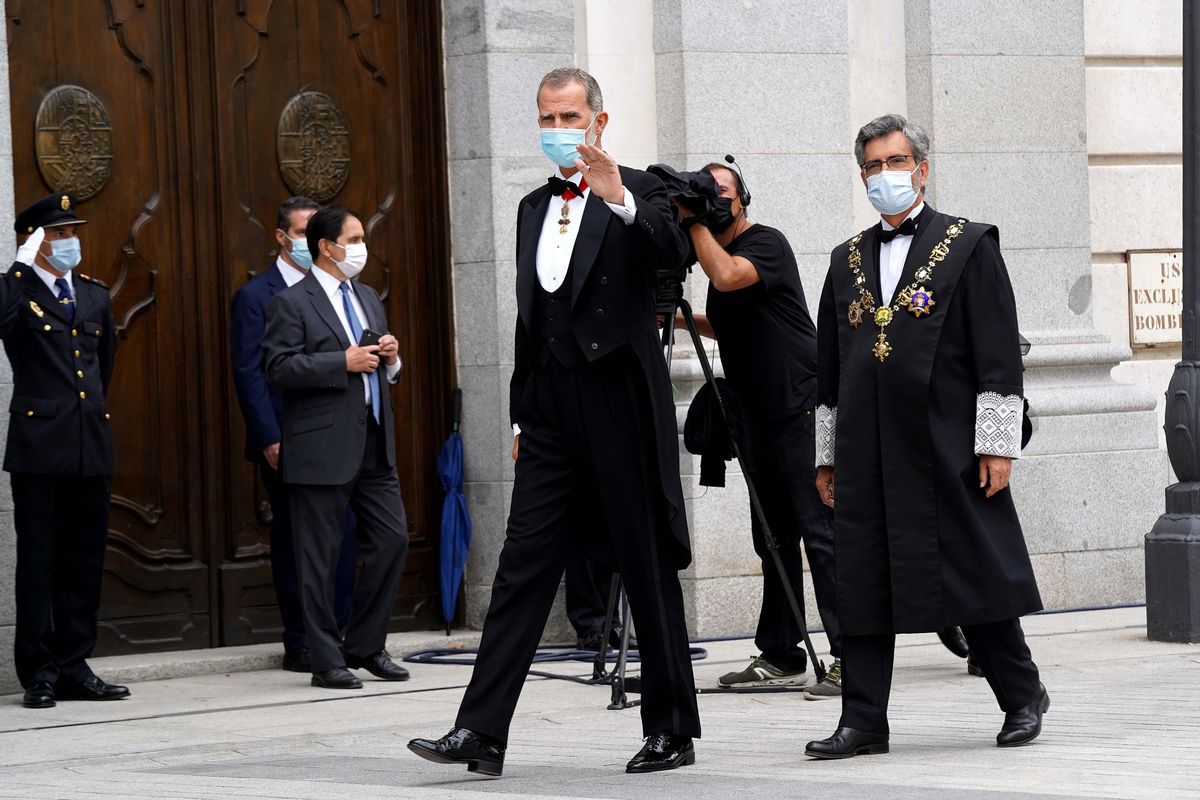 El Rey Felipe VI antes del acto de apertura del Año Judicial en el Tribunal Supremo, junto a el Carlos Lesmes. El Rey Felipe VI antes del acto de apertura del Año Judicial en el Tribunal Supremo, junto a el Carlos Lesmes.