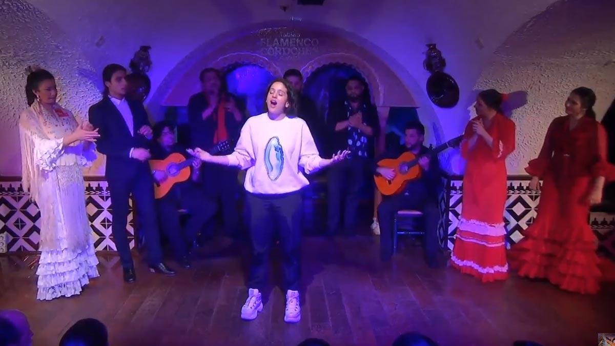 Rosalía canta per sorpresa al Tablao Flamenco Cordobés de Barcelona