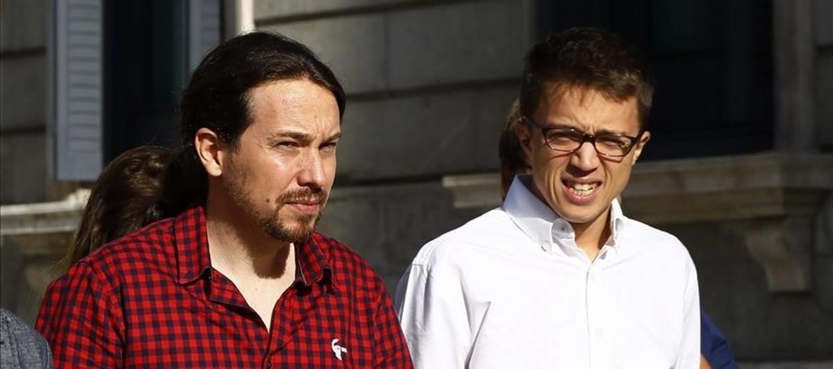 Pablo Iglesias e Íñigo Errejón, en las inmediaciones del Congreso de los Diputados. 