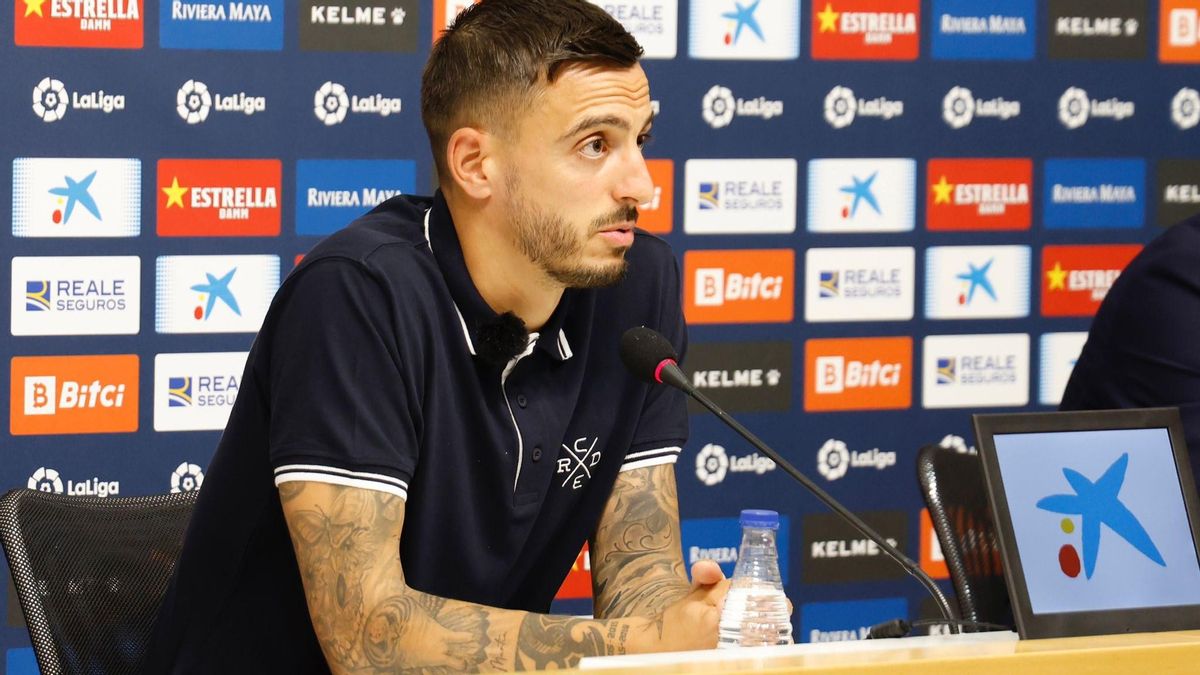 Joselu, en su presentación como nuevo jugador del Espanyol. Joselu, en su presentación como nuevo jugador del Espanyol.