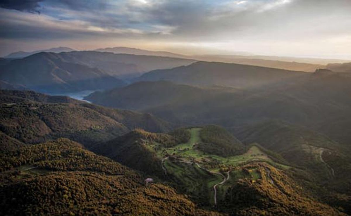 Fotografía del Collsacabra con la que Miquel Pons se ha proclamada vencedor en el Wiki Loves Earth Catalunya. Fotografía del Collsacabra con la que Miquel Pons se ha proclamada vencedor en el Wiki Loves Earth Catalunya.
