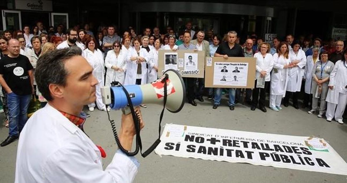 Protesta en el Hospital de Bellvitge contra los recortes en la sanidad pública. Protesta en el Hospital de Bellvitge contra los recortes en la sanidad pública.