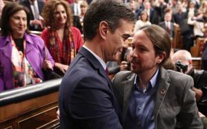 Pedro Sánchez y Pablo Iglesias, al concluir el debate de investidura en el Congreso el pasado 7 de enero.
