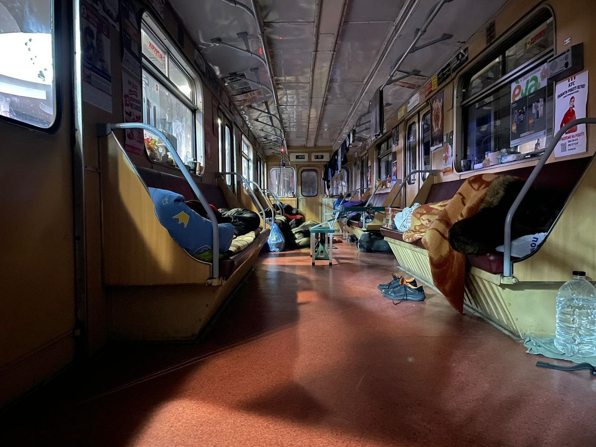 Vagones de metro en Járkov convertidos en refugios de personas desplazadas por la guerra en Ucrania Vagones de metro en Járkov convertidos en refugios de personas desplazadas por la guerra en Ucrania