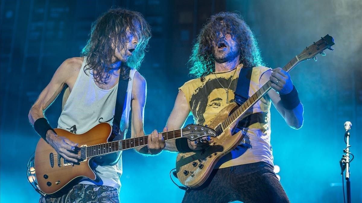 Robe Iniesta (izquierda) e Iñaki Antón, en un concierto de Extremoduro en Can Zam, en el 2014. Robe Iniesta (izquierda) e Iñaki Antón, en un concierto de Extremoduro en Can Zam, en el 2014.