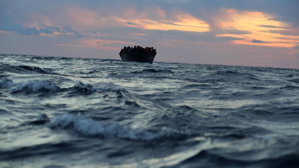 A bordo del Astral con Open Arms: rescate en el mediterráneo central A bordo del Astral con Open Arms: rescate en el mediterráneo central