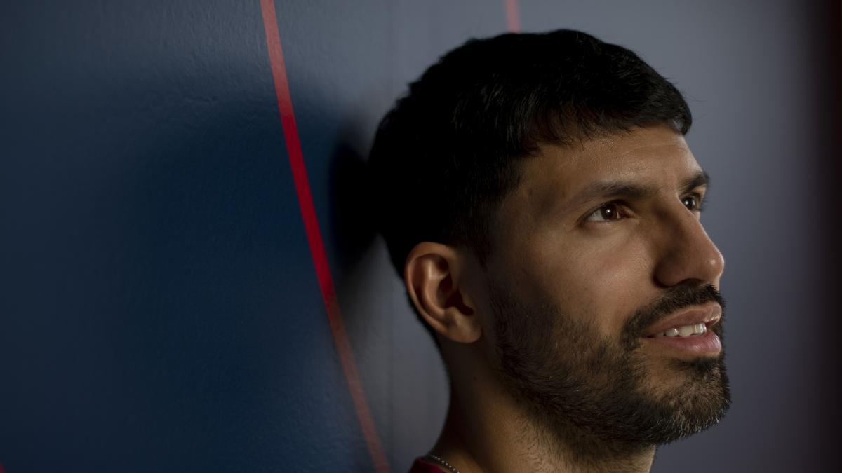 El argentino Kun Agüero fotografiado en la ciutat esportiva Joan Gamper El argentino Kun Agüero fotografiado en la ciutat esportiva Joan Gamper