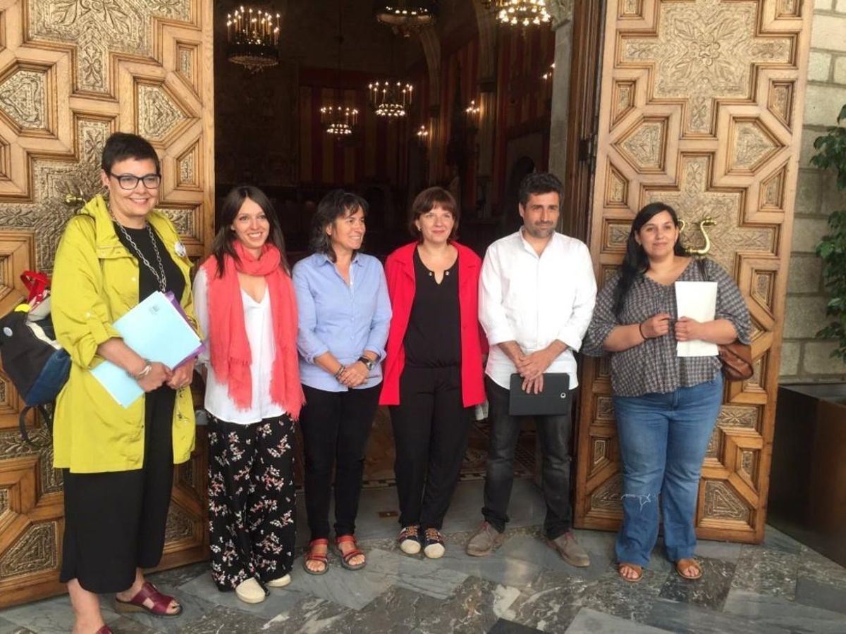 Barcelona i set ciutats més s'uneixen en contra del projecte de llei espanyol sobre pobresa energètica Barcelona i set ciutats més s'uneixen en contra del projecte de llei espanyol sobre pobresa energètica