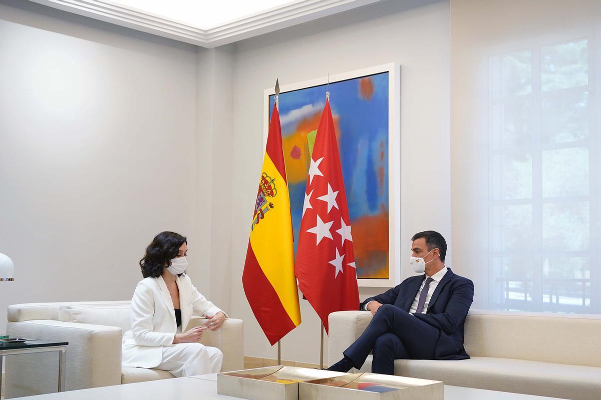 El presidente de distrito, Pedro Sánchez, se reunió esta mañana con Isabel Díaz Ayuso, presidenta de la Comunidad de Madrid, en el Palacio de la Moncloa. El presidente de distrito, Pedro Sánchez, se reunió esta mañana con Isabel Díaz Ayuso, presidenta de la Comunidad de Madrid, en el Palacio de la Moncloa.