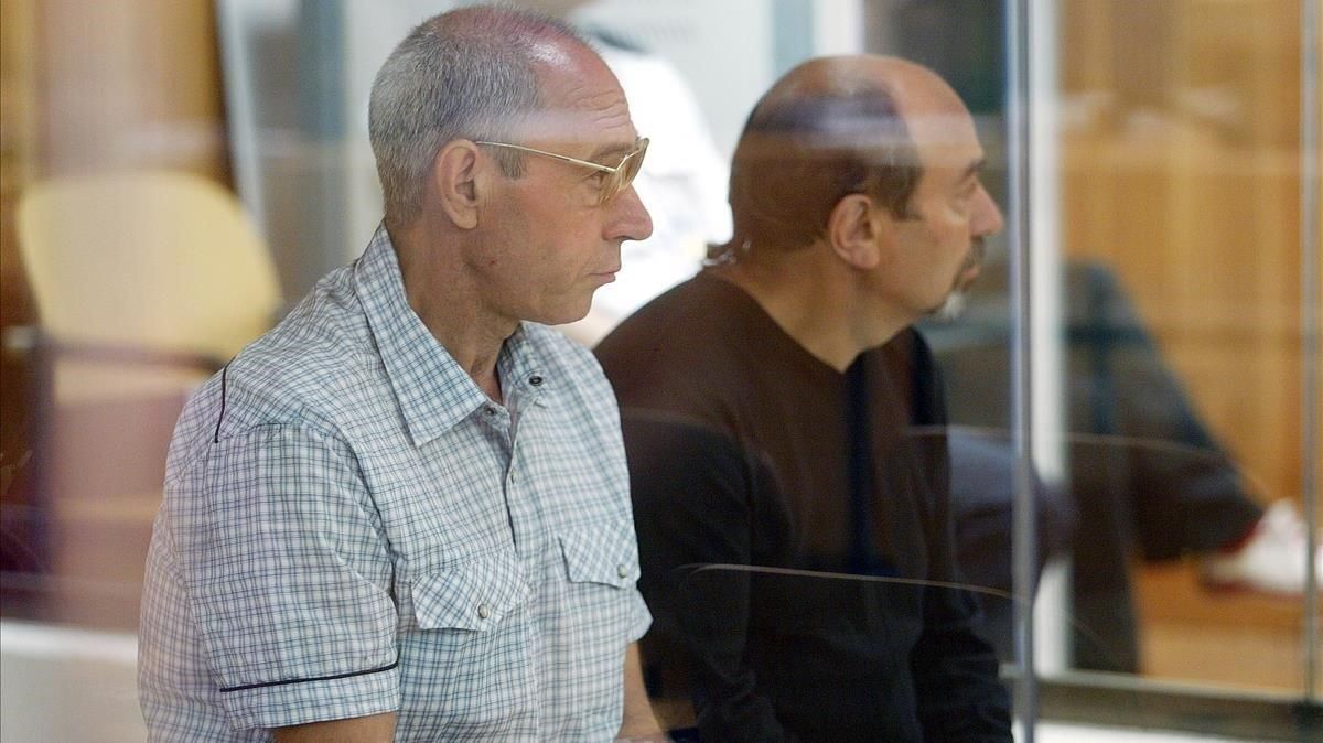 Santi Potros y Rafel Caride Simón, durante el juicio por el atentado de Hipercor. Santi Potros y Rafel Caride Simón, durante el juicio por el atentado de Hipercor.