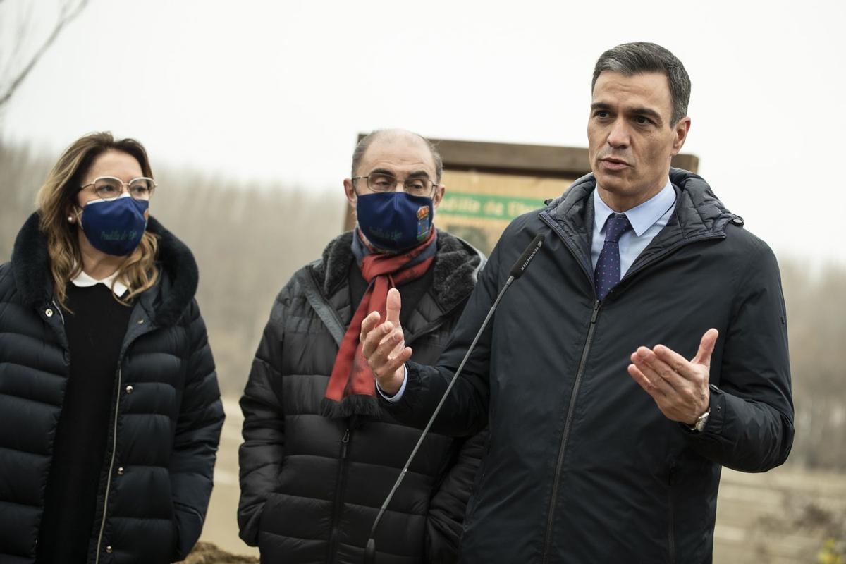 Sánchez declarará zona catastrófica el área afectada por la crecida del Ebro
