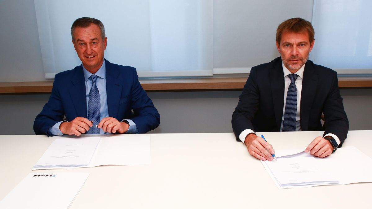 González-Bueno, Sabadell; y Alsina, MoraBanc, en la firma del acuerdo González-Bueno, Sabadell; y Alsina, MoraBanc, en la firma del acuerdo