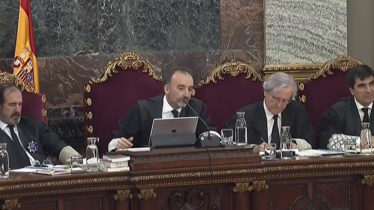 El tribunal que juzga a los políticos independentistas, en la sesión del 9 de abril. El tribunal que juzga a los políticos independentistas, en la sesión del 9 de abril.
