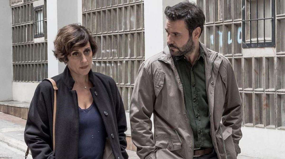 Clara Segura y Miquel Fernandez, en una escena de la serie ’Nit i dia’. Clara Segura y Miquel Fernandez, en una escena de la serie ’Nit i dia’.