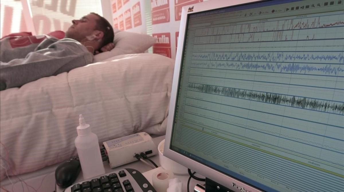 Un paciente con trastorno del sueño. Un paciente con trastorno del sueño.