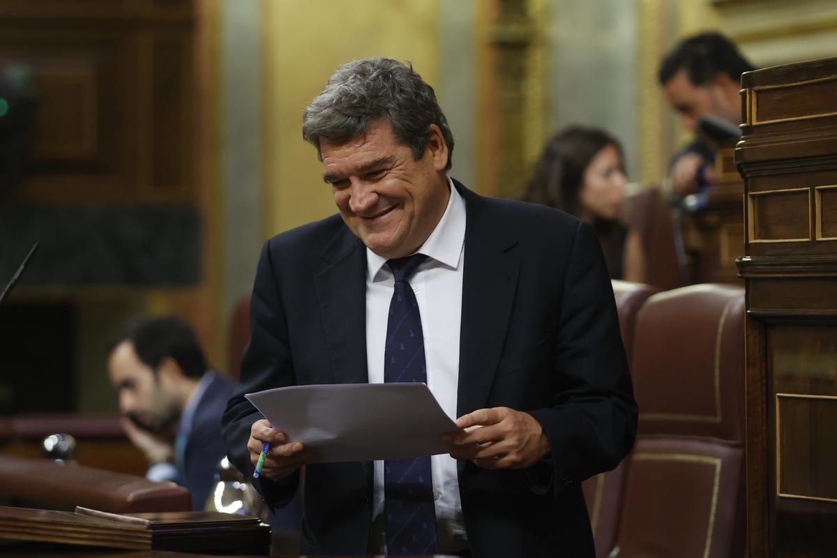 El ministro de Inclusión, Seguridad Social y Migraciones, José Luis Escrivá, durante su intervención en el Congreso de los Diputados.