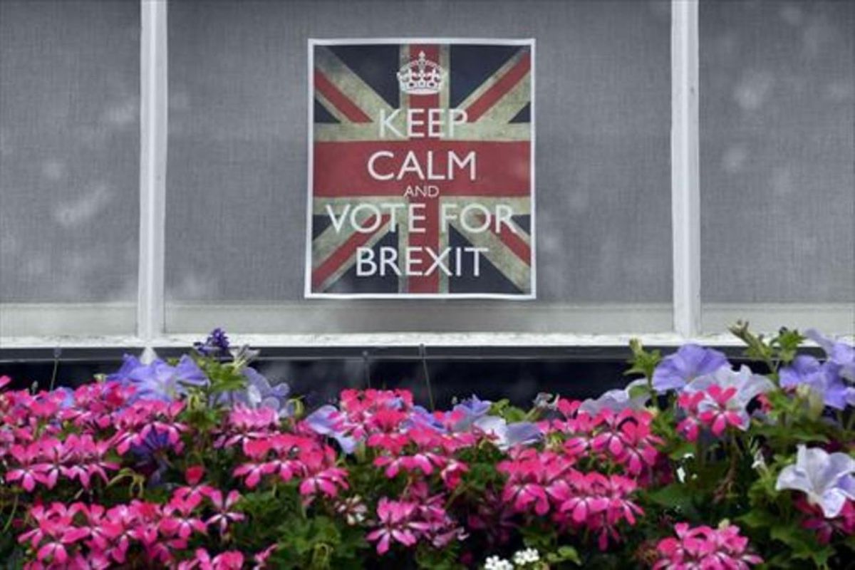 Cartel por el ’brexit’ en una ventana de Chelsea (Londres). Cartel por el ’brexit’ en una ventana de Chelsea (Londres).