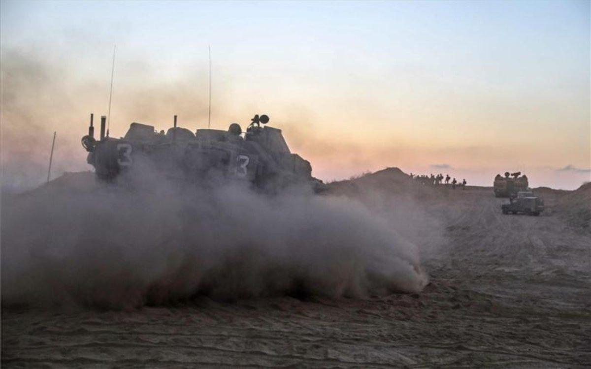 Tanques del Ejército de Israel en la franja de Gaza.