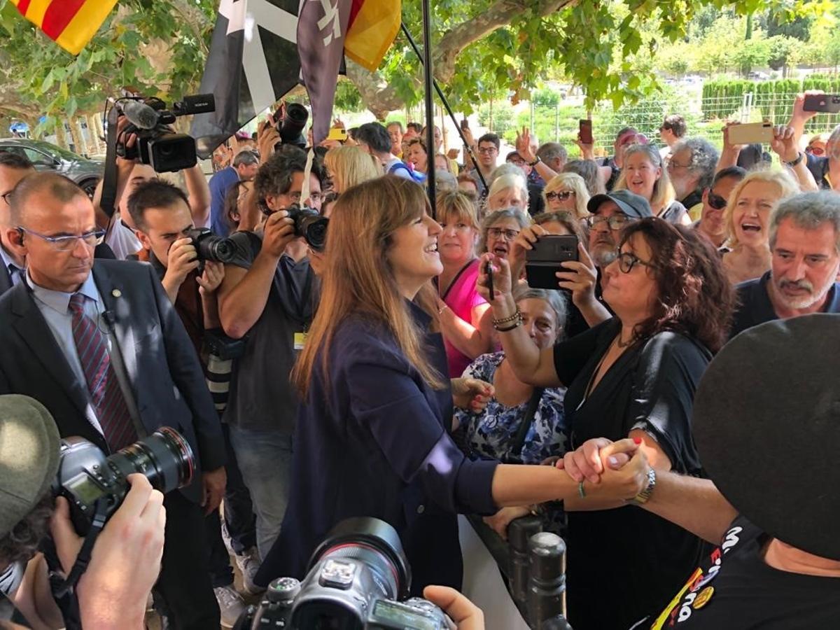 La "realidad paralela" de Laura Borràs: 'presidenta' simbólica fuera del Parlament y en un limbo dentro