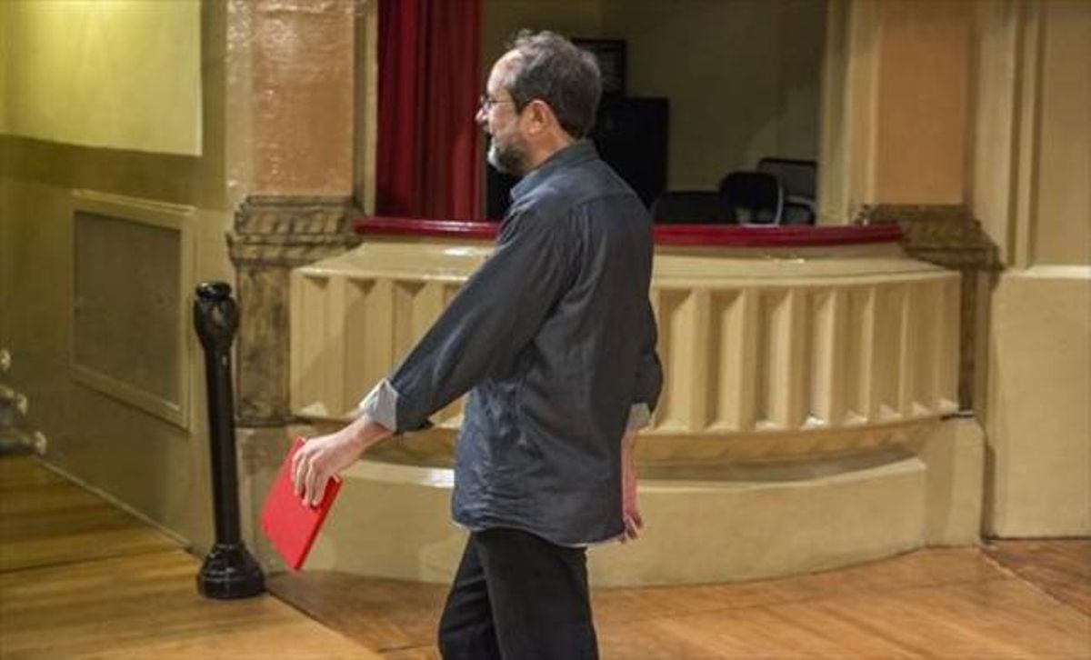 El cabeza de lista de la CUP, Antonio Baños, el pasado lunes, en el Poblenou. El cabeza de lista de la CUP, Antonio Baños, el pasado lunes, en el Poblenou.