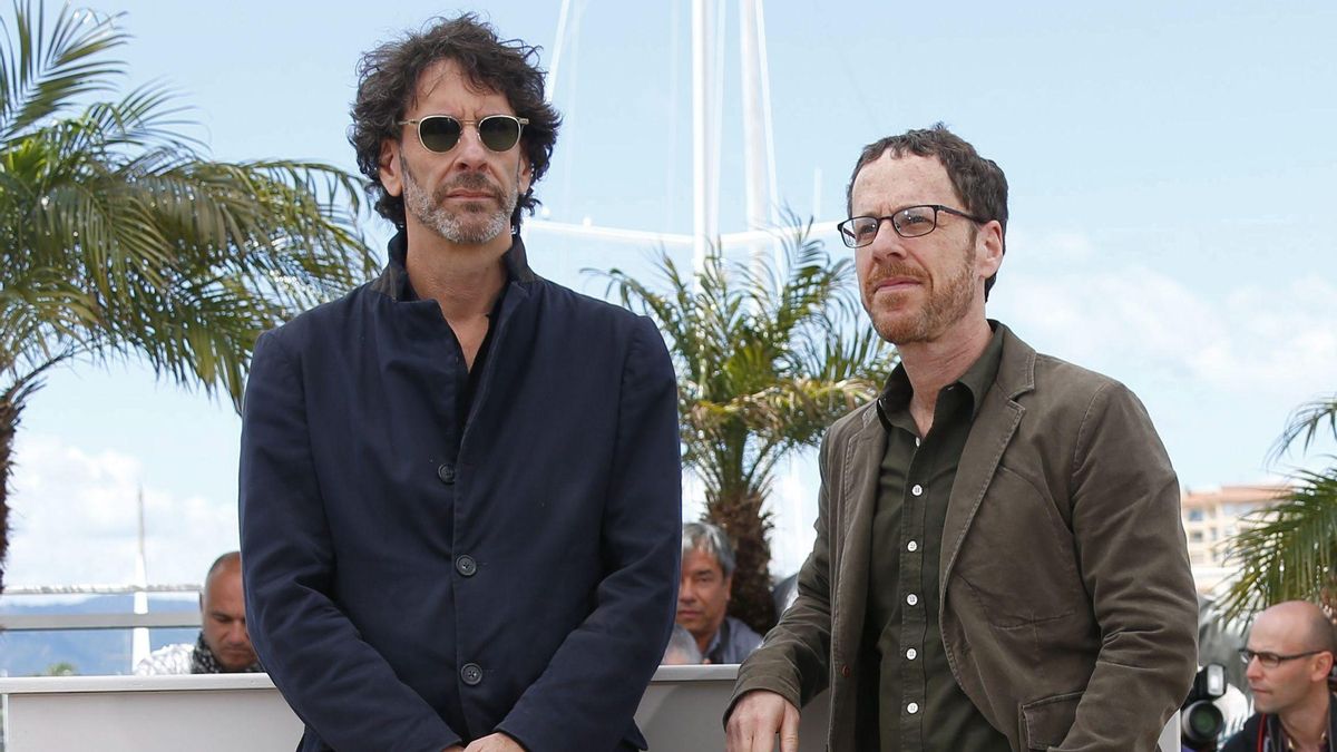 Joel (izquierda) y Ethan Coen, en Cannes, en 2013, cuando ejercieron la presidencia del jurado del festival. Joel (izquierda) y Ethan Coen, en Cannes, en 2013, cuando ejercieron la presidencia del jurado del festival.