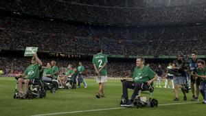 Juan Carlos Unzué y otros afectados de ELA tras dirigirse al Camp Nou