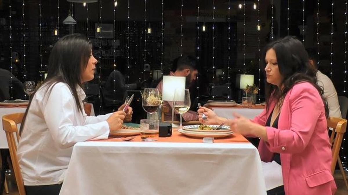 Una soltera teoriza sobre la receta de la juventud en First dates: La gente está destruida Una soltera teoriza sobre la receta de la juventud en First dates: La gente está destruida