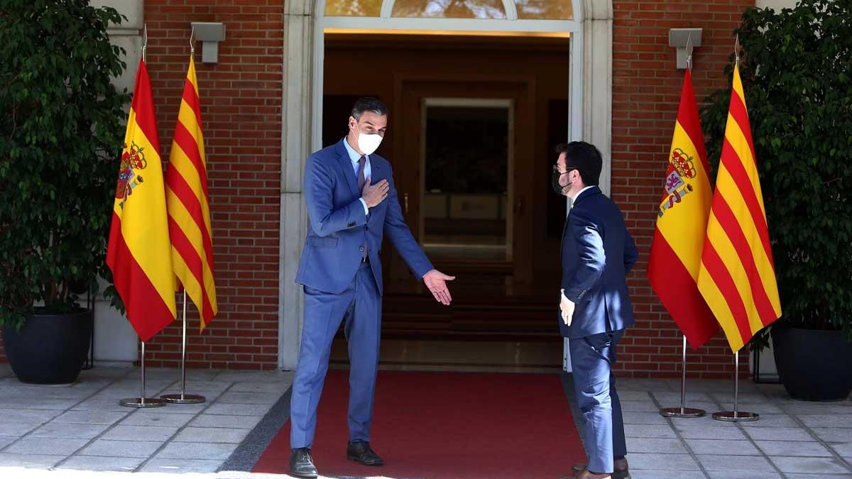 El presidente del Gobierno, Pedro Sánchez, recibe en la Moncloa al ’president’, Pere Aragonès, el pasado 29 de junio. El presidente del Gobierno, Pedro Sánchez, recibe en la Moncloa al ’president’, Pere Aragonès, el pasado 29 de junio.