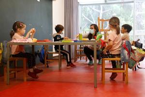 Alumnos de infantil en una escuela de Catalunya.