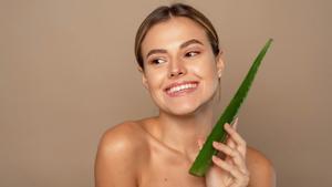 El aloe vera es una planta milenaria con múltiples beneficios en el mundo de la cosmética, para la piel y el cabello.