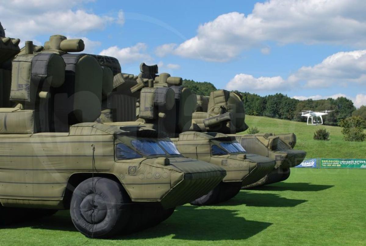 Tancs inflables: la tàctica amb què Ucraïna podria estar enganyant Rússia