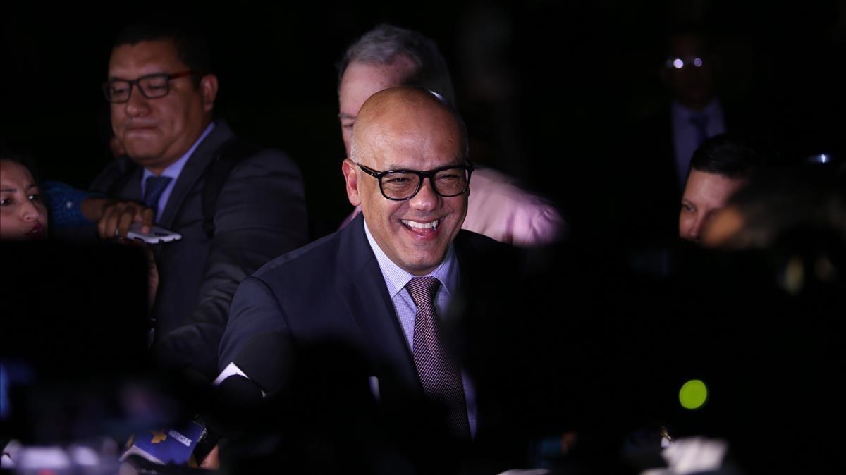 El jefe negociador del Gobierno venezolano en el diálogo con la oposición de la MUD, Jorge Rodríguez, el martes en la República Dominicana. El jefe negociador del Gobierno venezolano en el diálogo con la oposición de la MUD, Jorge Rodríguez, el martes en la República Dominicana.