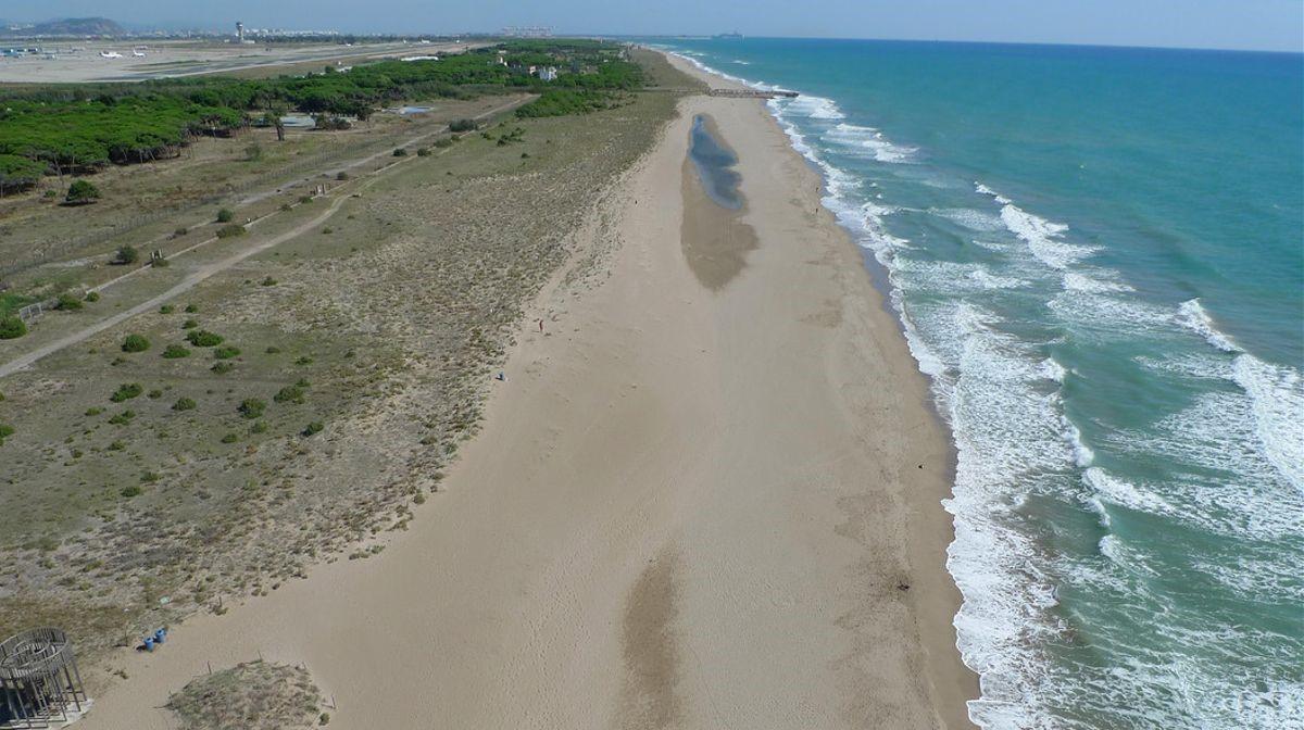 Playa del Remolar, una de las dos de Viladecans reconocida como ‘Playa Vírgen’