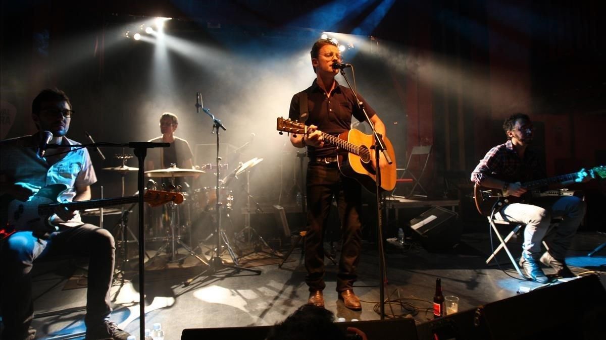 Actuación en la sala Apolo en junio. Actuación en la sala Apolo en junio.