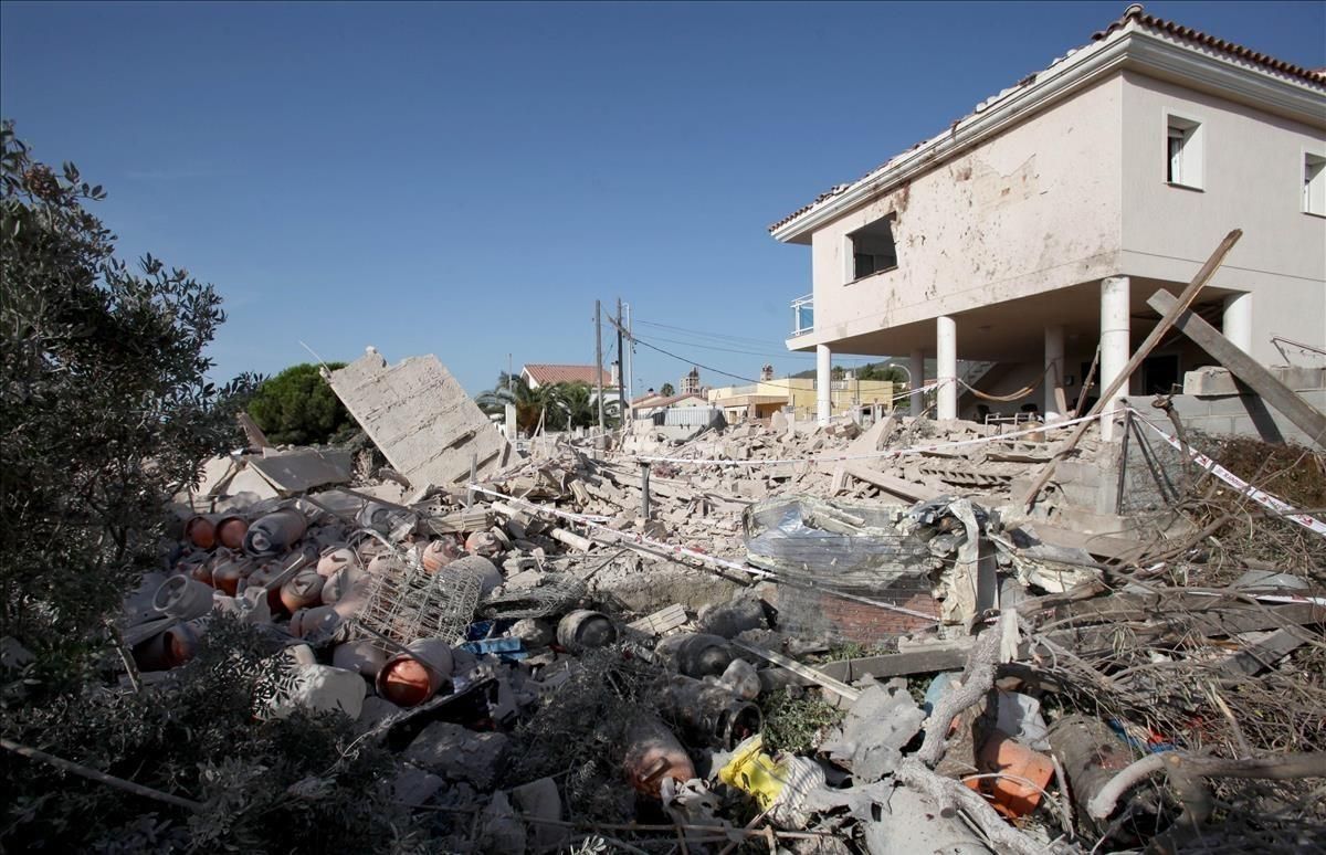 Mossos i bombers ferits a Alcanar reclamen ser víctimes del terrorisme Mossos i bombers ferits a Alcanar reclamen ser víctimes del terrorisme