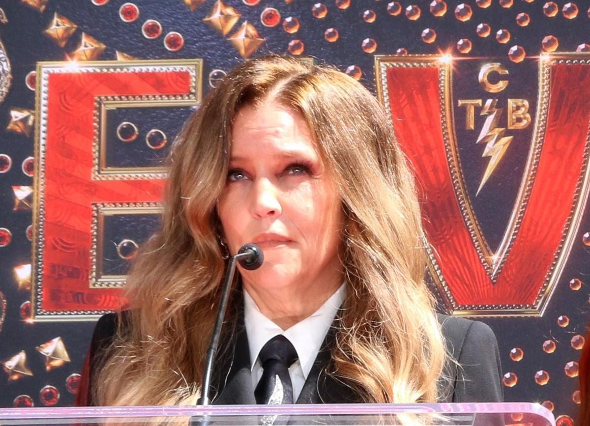 Lisa Marie Presley serà enterrada a Graceland amb el seu fill Lisa Marie Presley serà enterrada a Graceland amb el seu fill