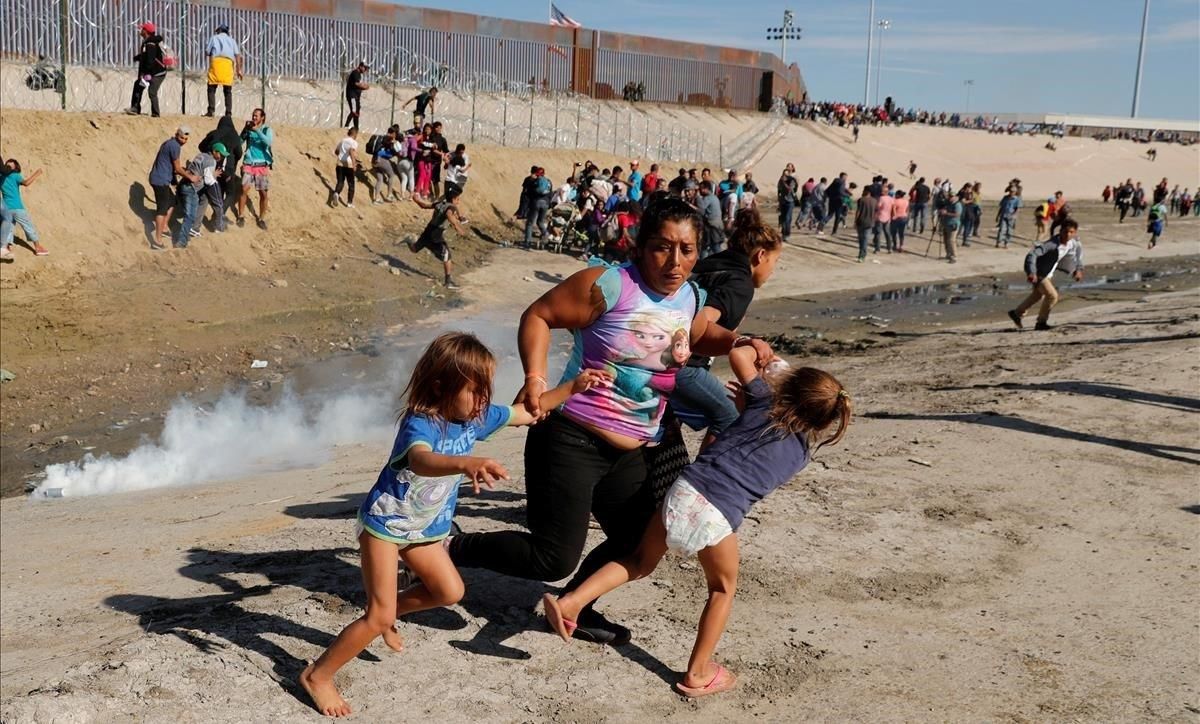 Trump s'aferra a la Covid-19 per consolidar el seu mur antimigració amb Mèxic Trump s'aferra a la Covid-19 per consolidar el seu mur antimigració amb Mèxic