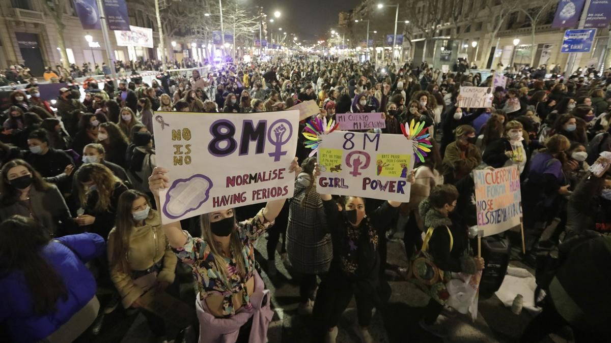 Un hombre ataca con gas pimienta a cinco mujeres en la manifestación de Barcelona Un hombre ataca con gas pimienta a cinco mujeres en la manifestación de Barcelona