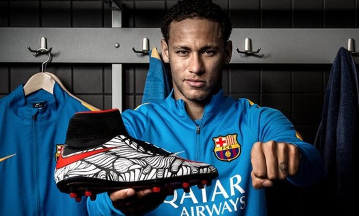 El lema de Neymar sus botas
