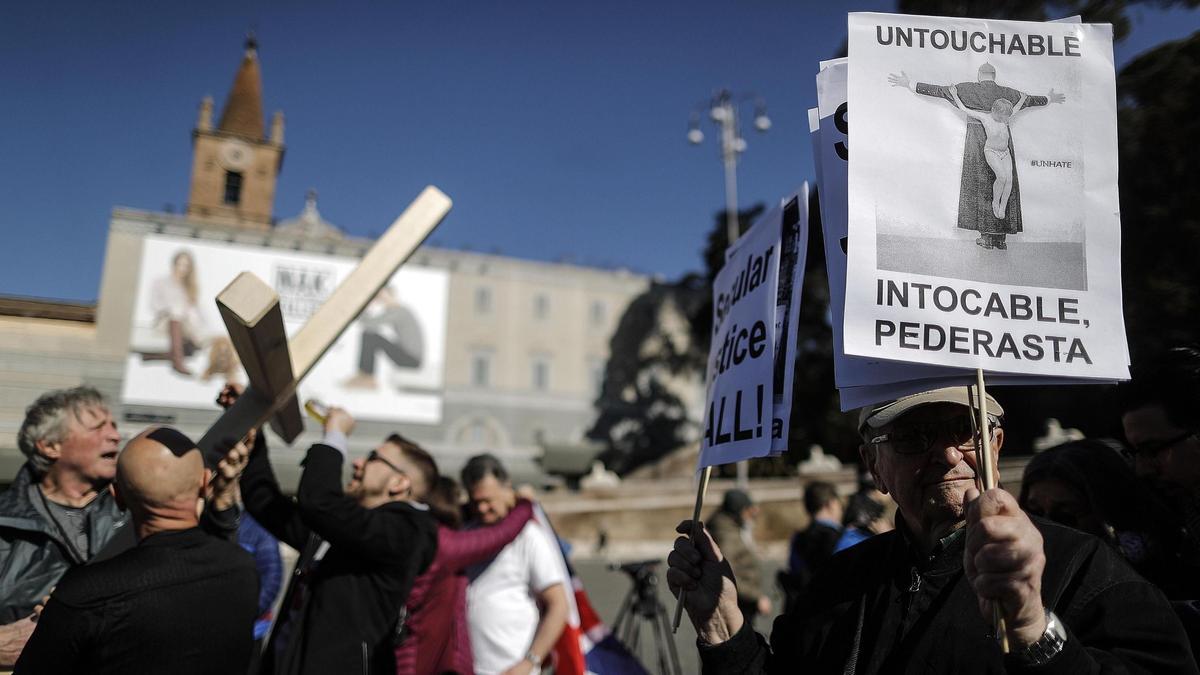 Rome (Italy), 23/02/2019.- People take part in the March for Zero Tolerance, during the four-day meeting on the global sexual abuse crisis at the Vatican, in Rome, Italy, 23 February 2019. (Protestas, Italia, Roma) EFE/EPA/RICCARDO ANTIMIANI Rome (Italy), 23/02/2019.- People take part in the March for Zero Tolerance, during the four-day meeting on the global sexual abuse crisis at the Vatican, in Rome, Italy, 23 February 2019. (Protestas, Italia, Roma) EFE/EPA/RICCARDO ANTIMIANI