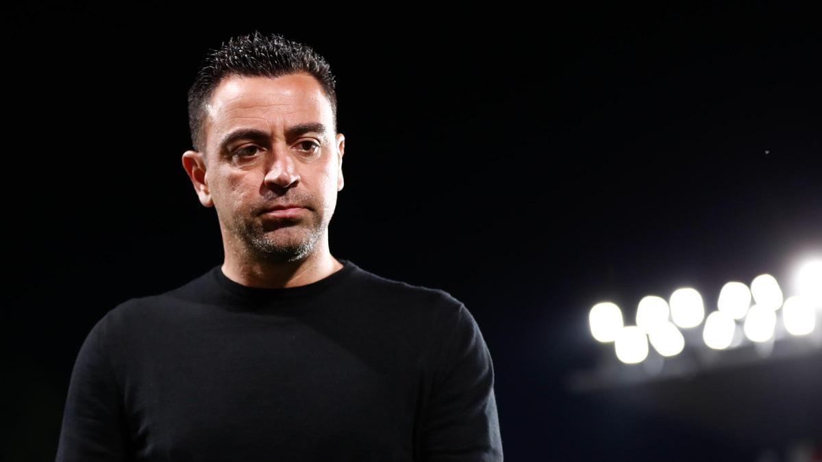 Xavi abandona enfadado Vallecas tras encajar ante el Rayo la tercera derrota de la Liga. Xavi abandona enfadado Vallecas tras encajar ante el Rayo la tercera derrota de la Liga.