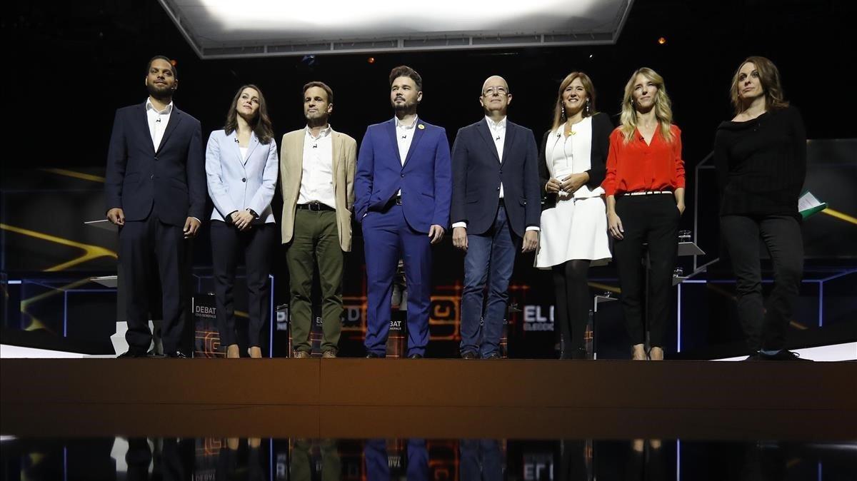 Ignacio Garriga, Inés Arrimadas, Jaume Asens, Gabriel Rufián, José Zaragoza, Laura Borràs, Cayetana Álvarez de Toledo y Mireia Vehí, en el plató de TV-3.