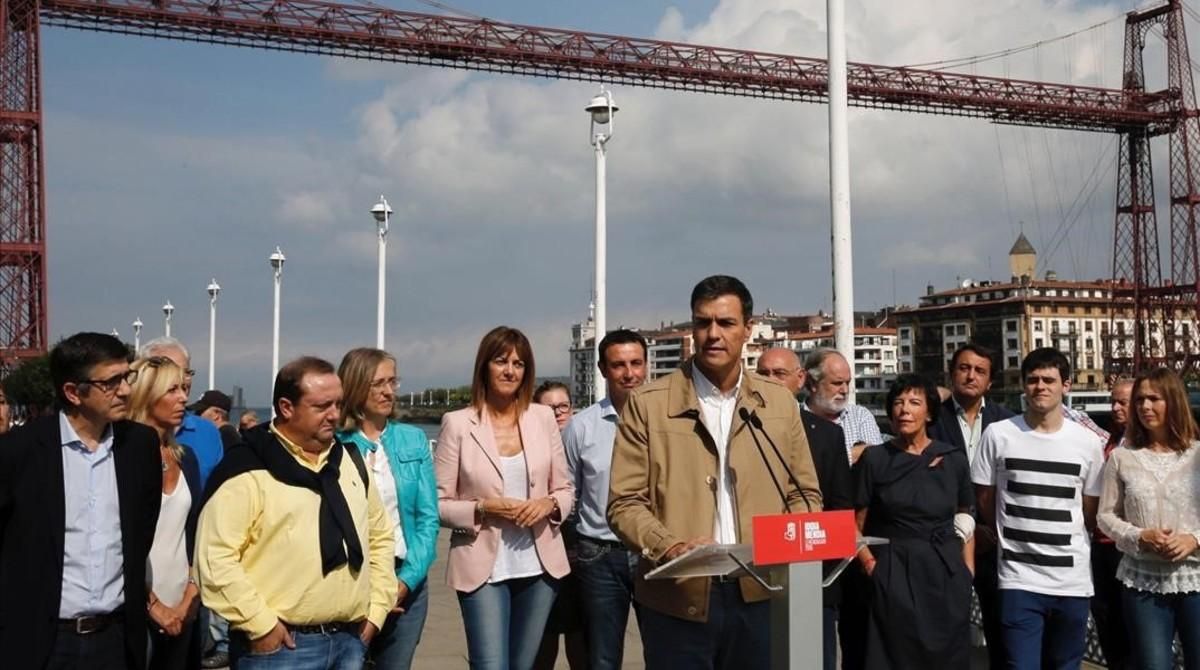 El secretario general del PSOE, Pedro Sánchez, durante un acto electoral este jueves en Portugalete. El secretario general del PSOE, Pedro Sánchez, durante un acto electoral este jueves en Portugalete.