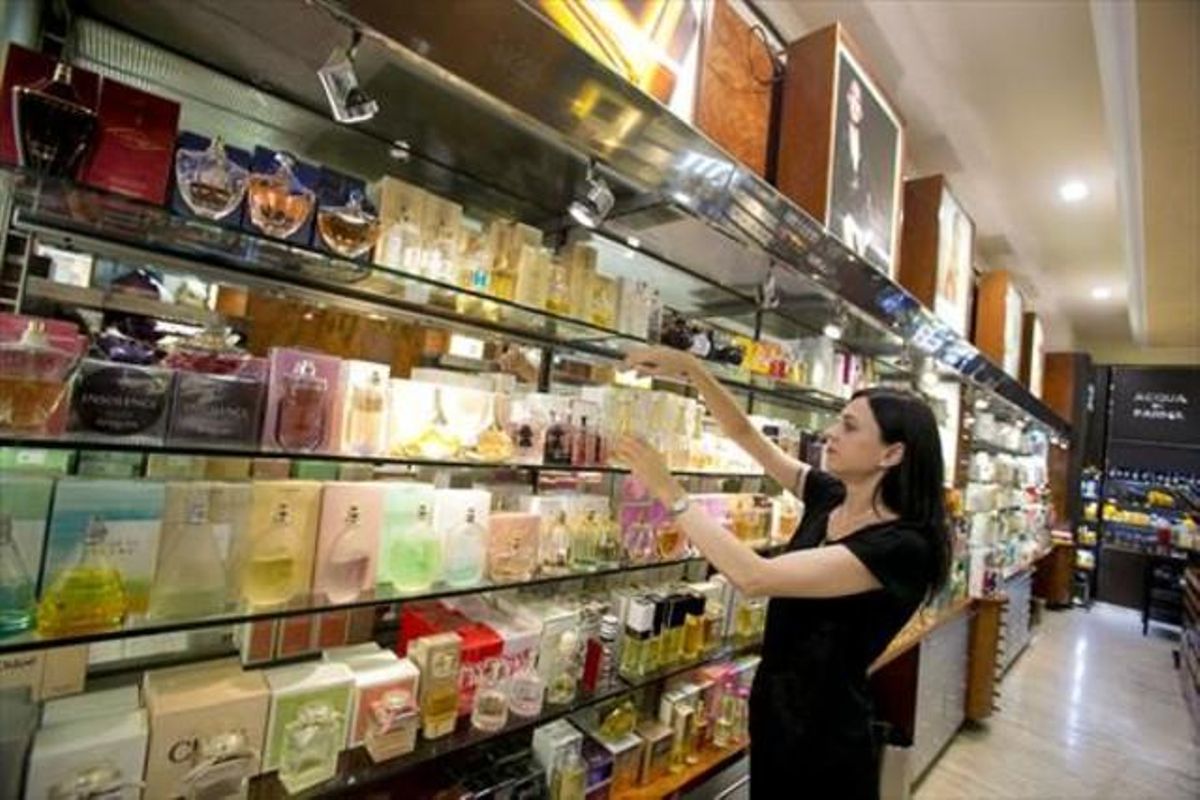 Establecimiento de perfumería en paseo de Gràcia. Establecimiento de perfumería en paseo de Gràcia.