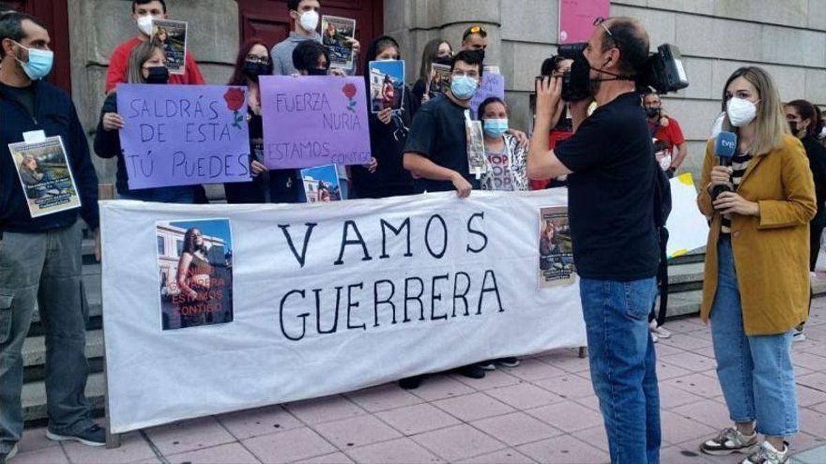 La menor de Ourense agredida por un amigo para "sentir lo que es matar" sale de la UCI La menor de Ourense agredida por un amigo para "sentir lo que es matar" sale de la UCI