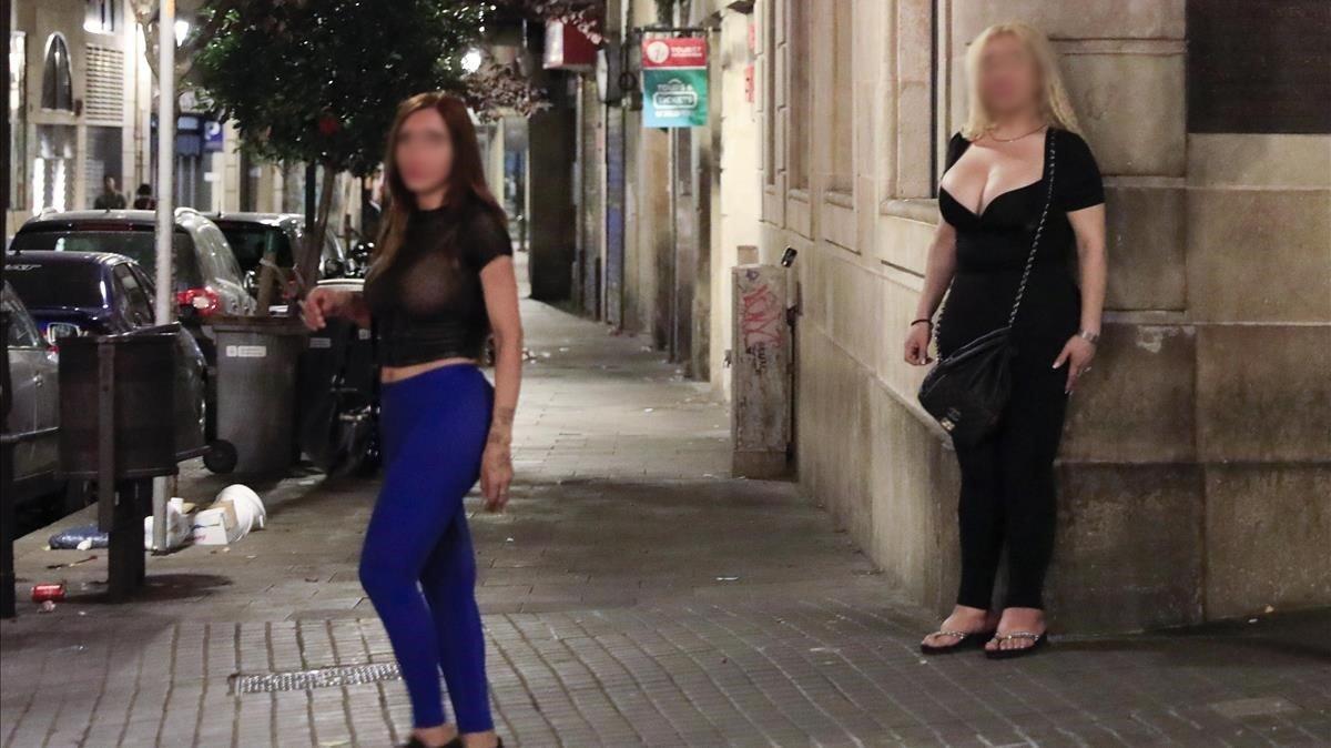 La Rambla de Barcelona en la esquina con la calle del Hospital, una de las zonas donde se ofrecen servicios de prostitución.